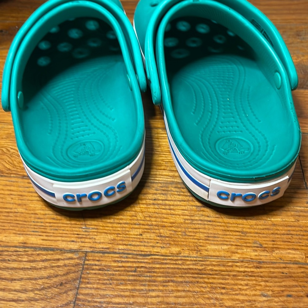 ✅Green Crocs - Picture 5 of 5